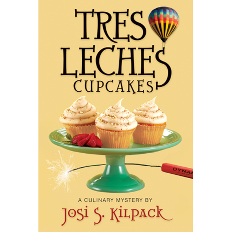 Tres Leches Cupcakes(A Culinary Mystery, Book 8)