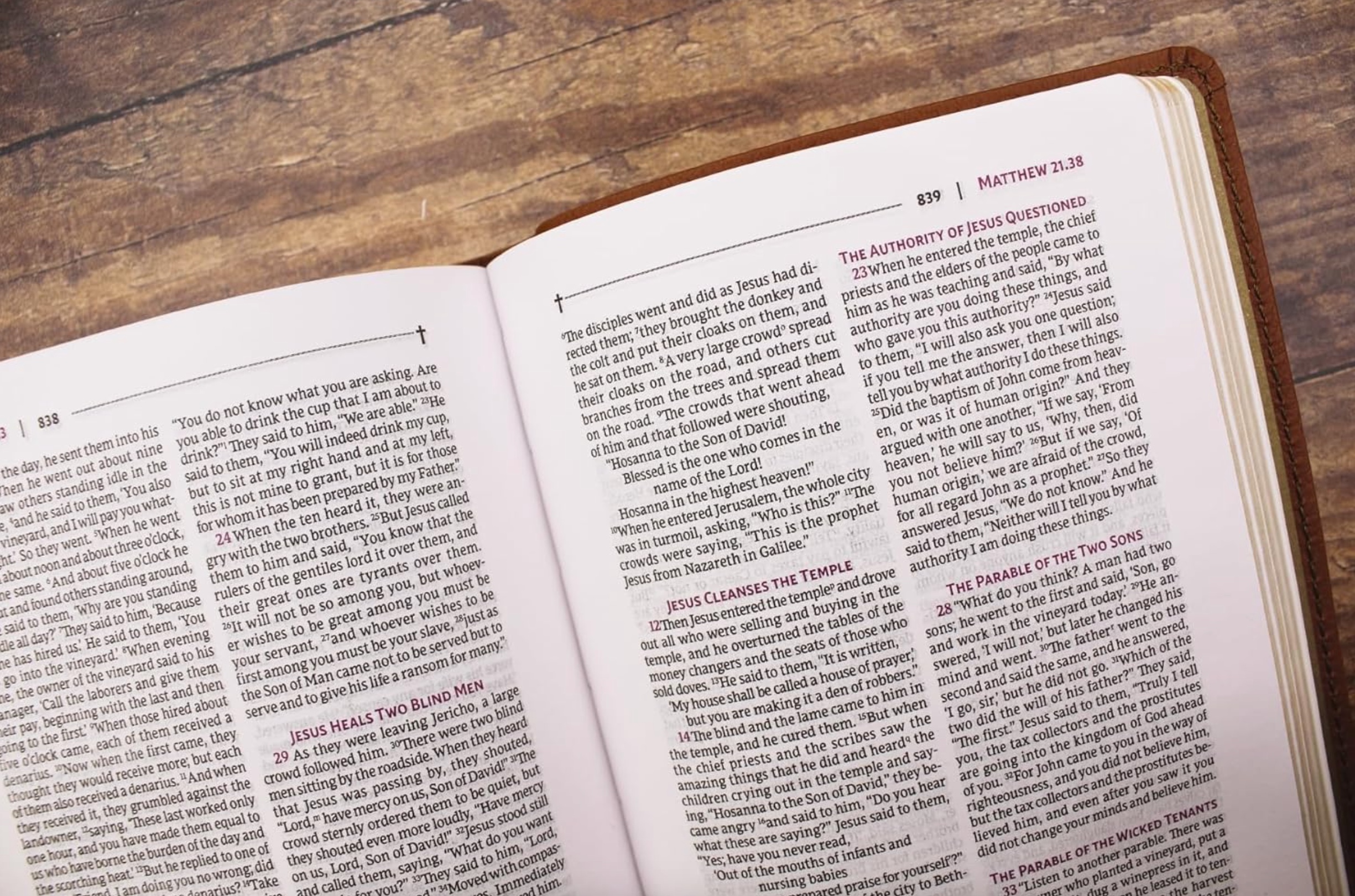 NRSVue, Holy Bible, Compact, Leathersoft, Comfort Print, Brown, , large image number 3